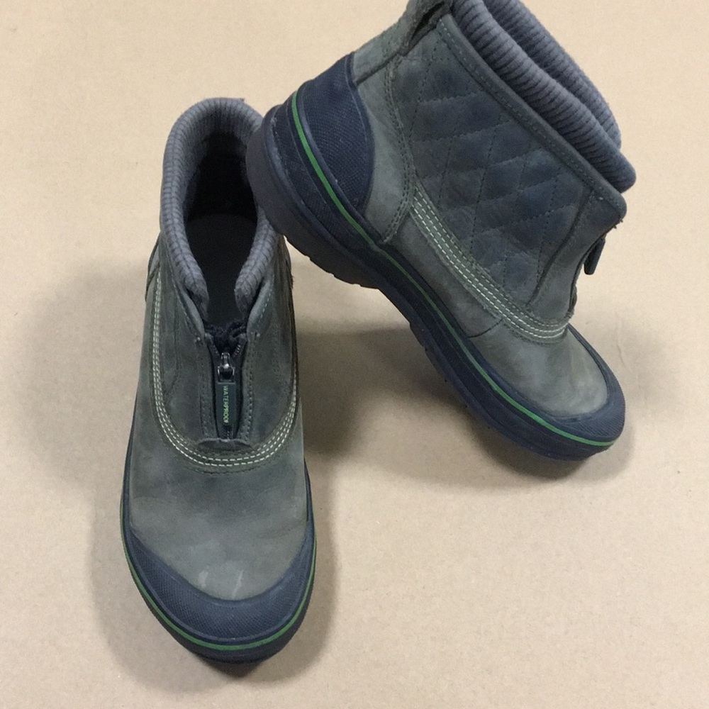 Clarks Women's Outdoor leather Muckers Waterproof zip Snow Rain Boots Size 6.5